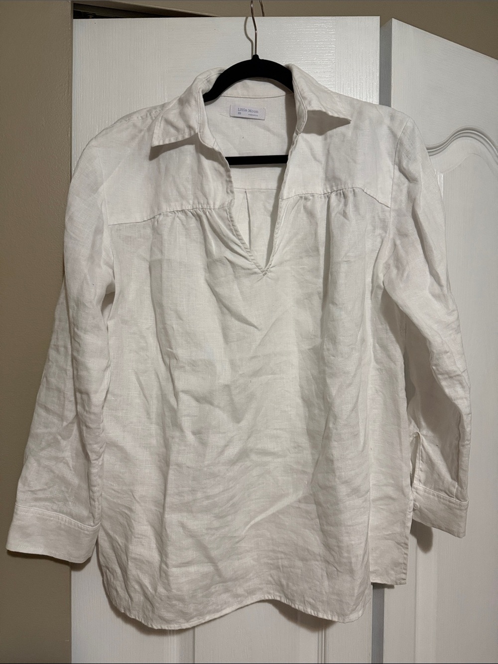 Aritzia Little Moon White Linen V-Neck Long Sleeve Tunic
